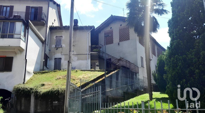 Rustico 4 locali di 120 m² in Garbagnate Monastero (23846)