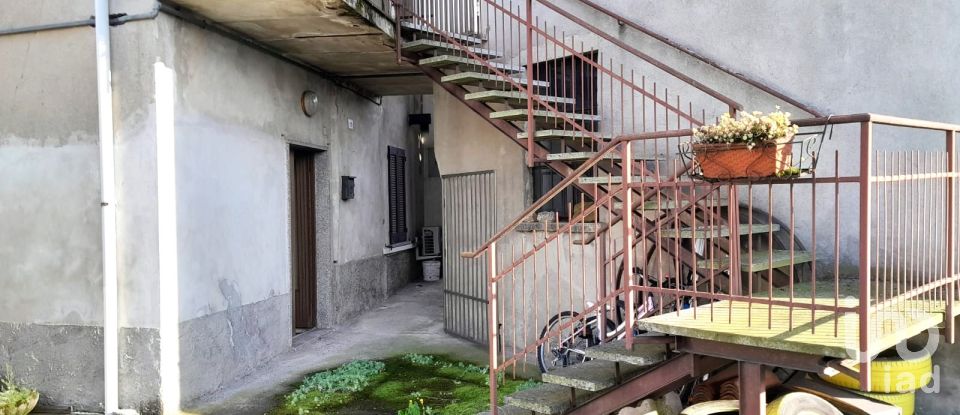 Rustico 4 locali di 120 m² in Garbagnate Monastero (23846)