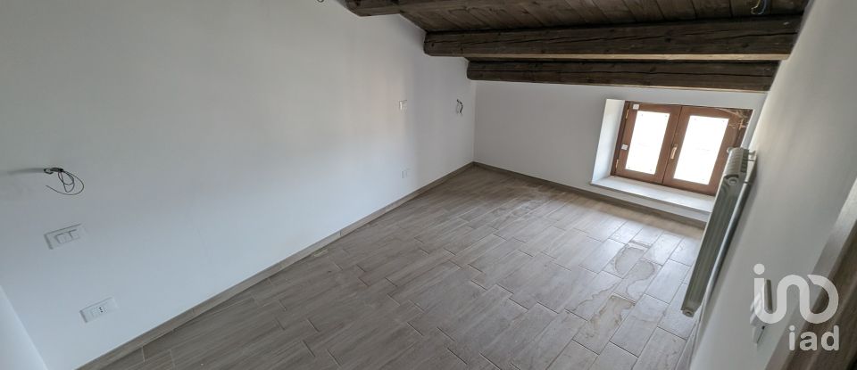 Casa di paese 6 locali di 75 m² in Barisciano (67021)