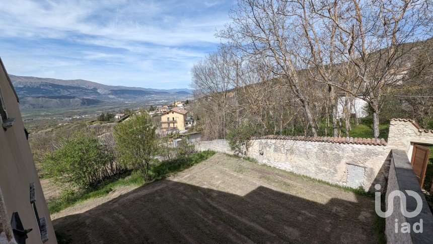 Casa di paese 4 locali di 57 m² in Barisciano (67021)