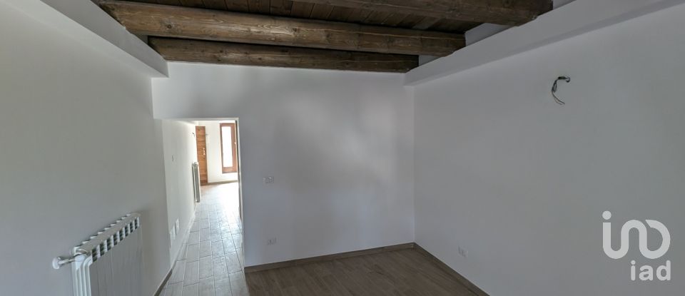 Casa di paese 4 locali di 57 m² in Barisciano (67021)