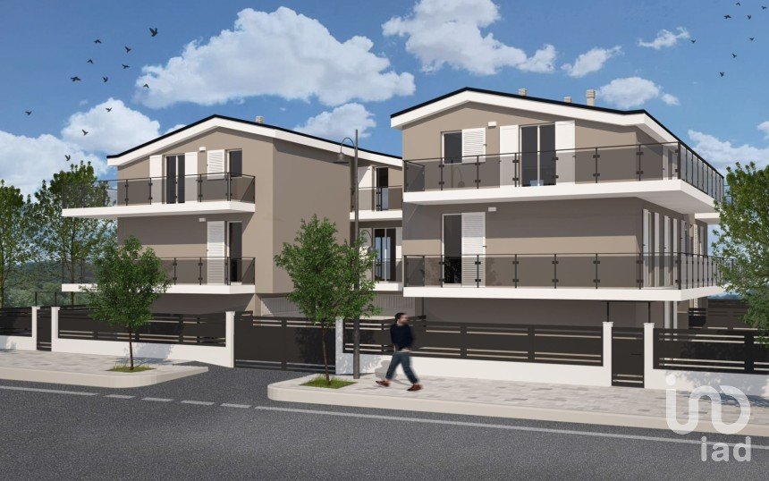 Villa 10 locali di 160 m² in Città Sant'Angelo (65013)