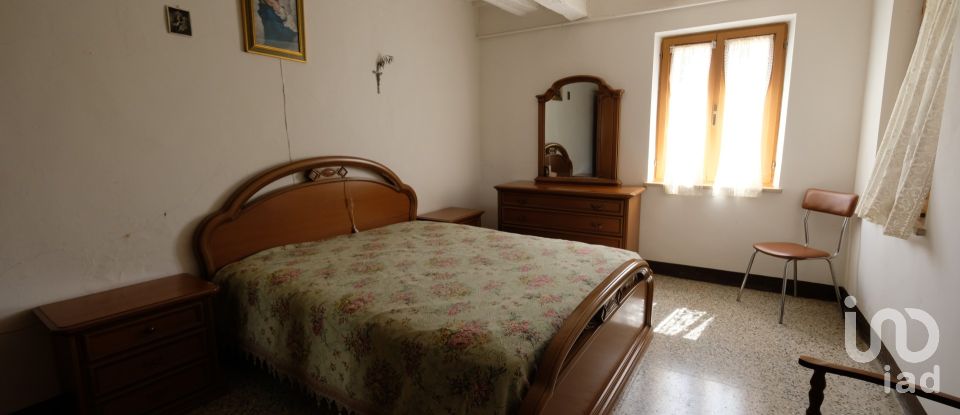 Lodge 10 rooms of 650 m² in Morro d'Alba (60030)