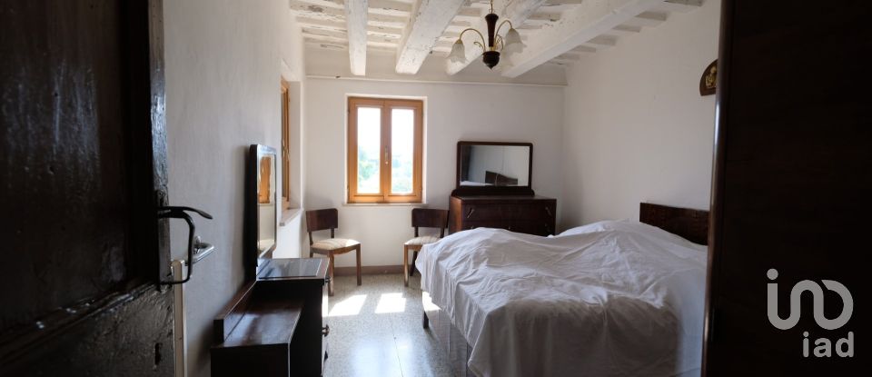 Lodge 10 rooms of 650 m² in Morro d'Alba (60030)