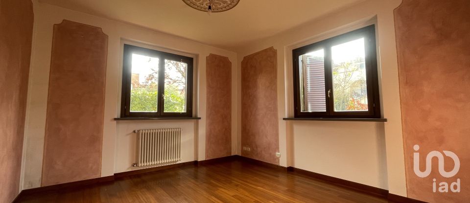 Villa 12 locali di 281 m² in Arezzo (52100)