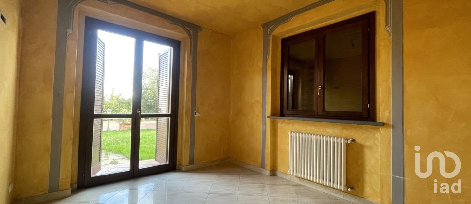 Farm 12 rooms of 281 m² in Arezzo (52100)