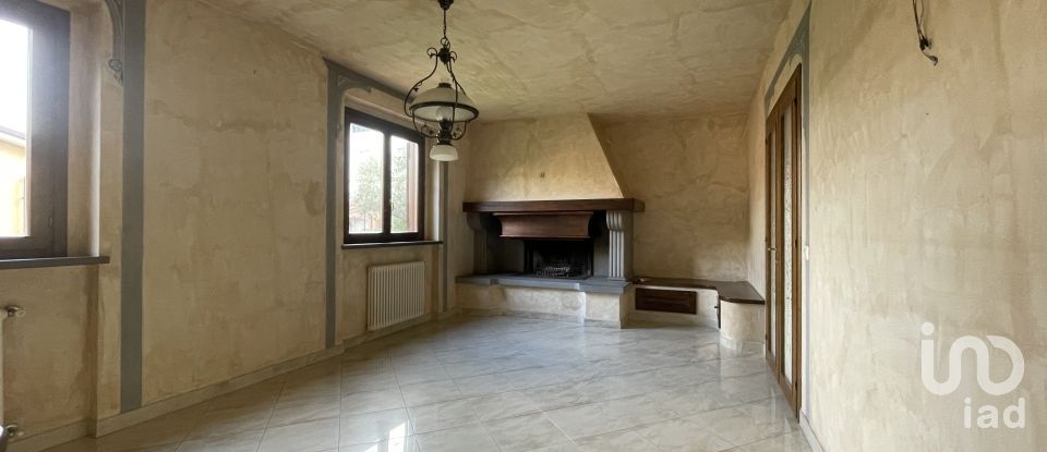 Farm 12 rooms of 281 m² in Arezzo (52100)