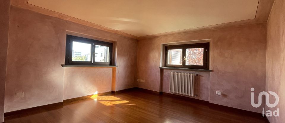 Farm 12 rooms of 281 m² in Arezzo (52100)