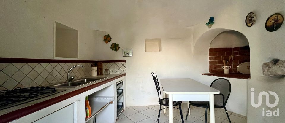 Trullo 6 locali di 101 m² in Ostuni (72017)