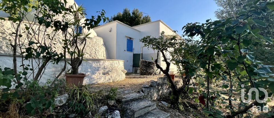 Trullo 6 locali di 101 m² in Ostuni (72017)