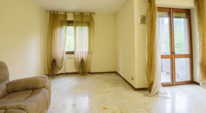 Four-room apartment of 132 m² in Lurago d'Erba (22040)