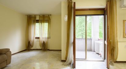Four-room apartment of 132 m² in Lurago d'Erba (22040)