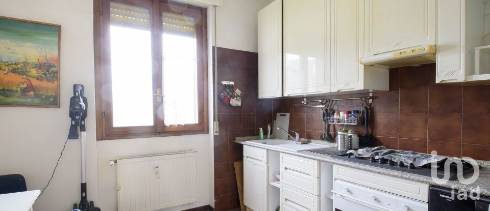 Four-room apartment of 132 m² in Lurago d'Erba (22040)