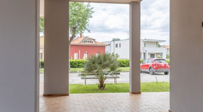 Building 3 rooms of 40 m² in Fano (61032)