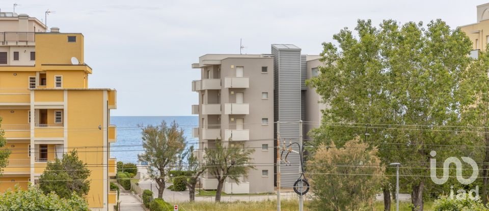 Palazzo / Stabile 3 locali di 40 m² a Fano (61032)