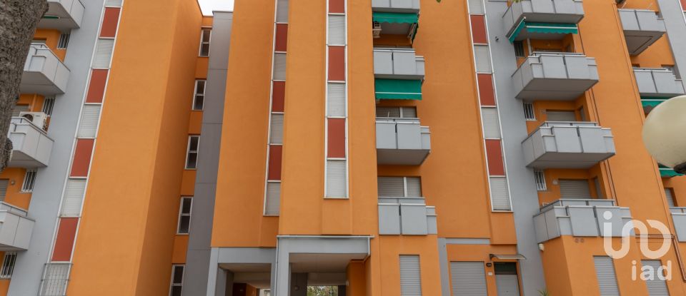 Building 3 rooms of 40 m² in Fano (61032)