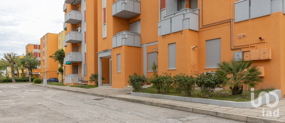 Palazzo / Stabile 3 locali di 40 m² a Fano (61032)