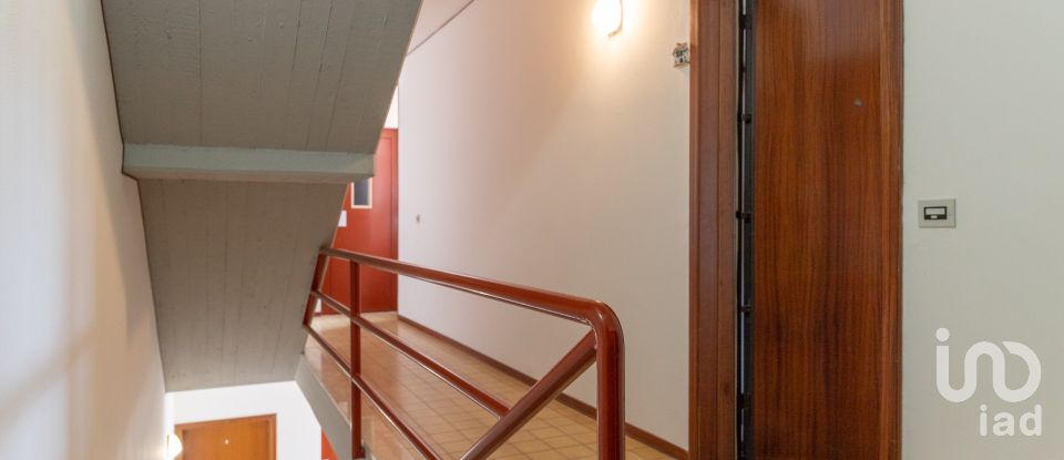 Palazzo / Stabile 3 locali di 40 m² a Fano (61032)