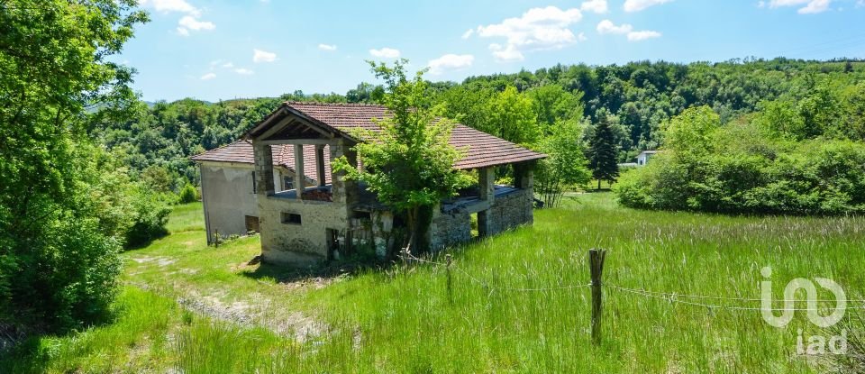 Casa indipendente 13 locali di 240 m² in Cengio (17056)