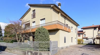 Apartment 5 rooms of 172 m² in Figino Serenza (22060)