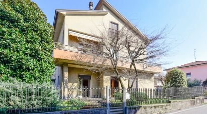 Appartamento 5 locali di 225 m² a Figino Serenza (22060)
