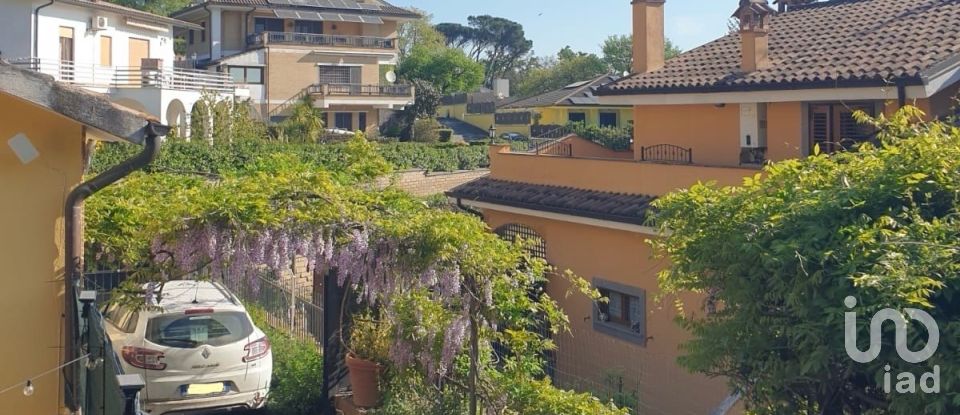 Villa 8 locali di 140 m² in Sacrofano (00060)