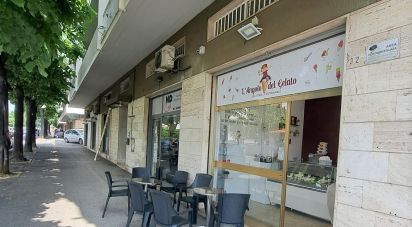 Bar of 37 m² in Pescara (65124)