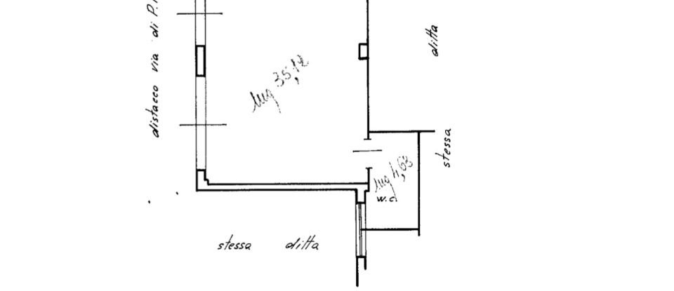 Negozio / locale commerciale di 40 m² in Pomezia (00071)