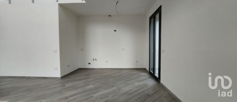 Loft 3 rooms of 139 m² in Reggio nell'Emilia (42123)