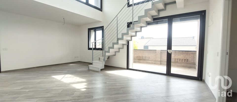 Loft 3 rooms of 139 m² in Reggio nell'Emilia (42123)