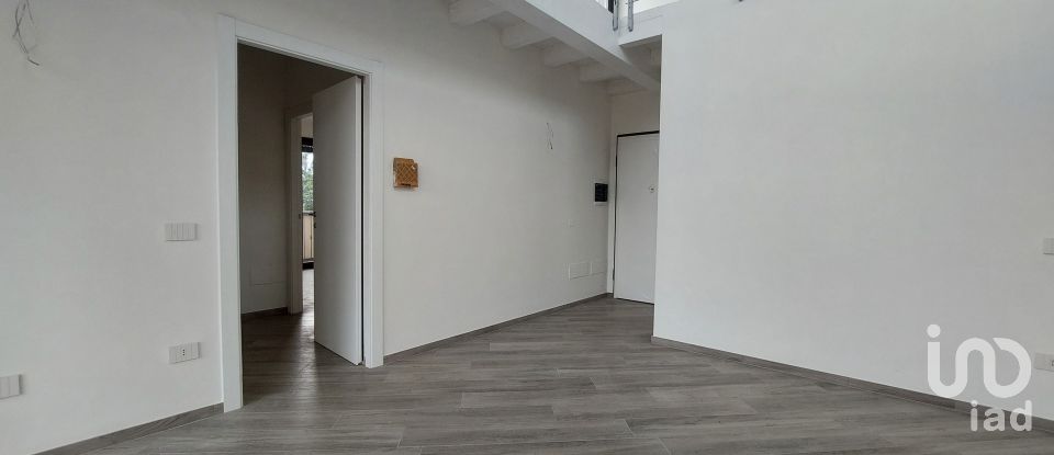 Attico / Mansarda / Loft 3 locali di 139 m² a Reggio nell'Emilia (42123)