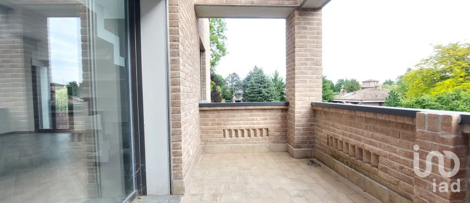 Loft 3 rooms of 139 m² in Reggio nell'Emilia (42123)