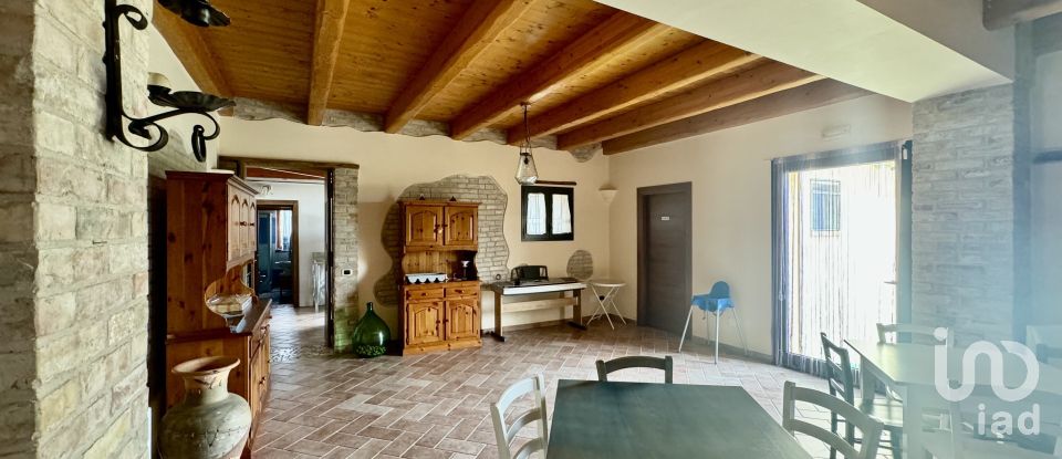 Casa 12 locali di 430 m² in Campli (64012)