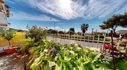 Three-room apartment of 106 m² in Arenzano (16011)