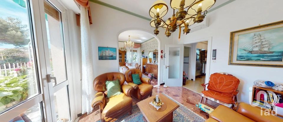 Three-room apartment of 106 m² in Arenzano (16011)