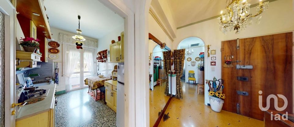 Three-room apartment of 106 m² in Arenzano (16011)