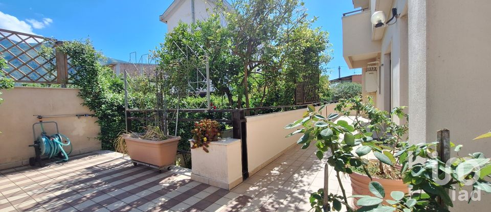 Casa indipendente 12 locali di 290 m² in Angri (84012)