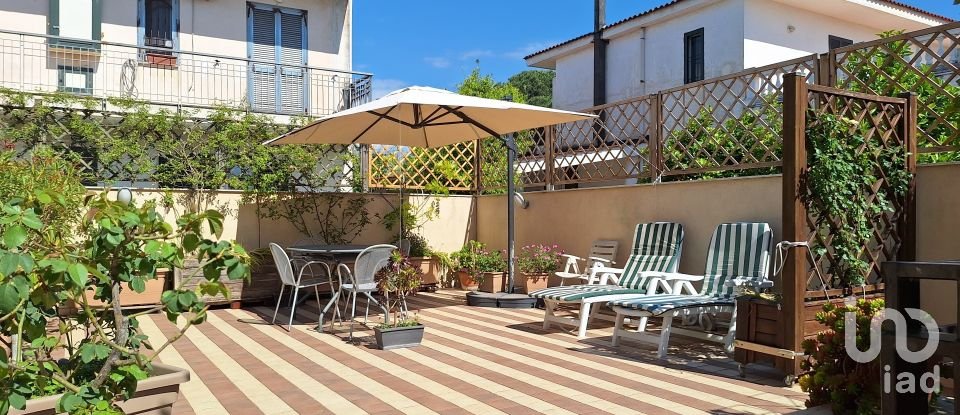 Casa indipendente 12 locali di 290 m² in Angri (84012)