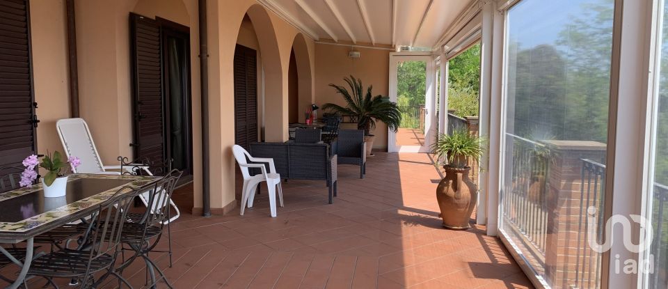 Casa 21 locali di 515 m² in Vasto (66054)