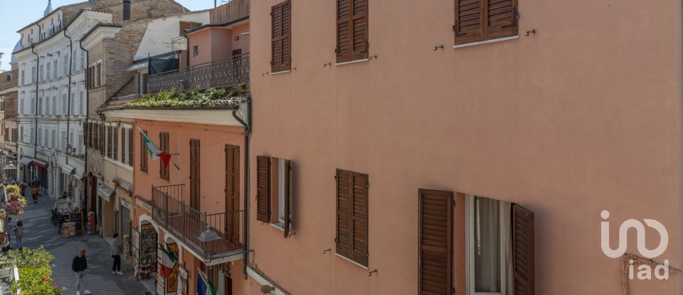 Four-room apartment of 159 m² in Loreto (60025)