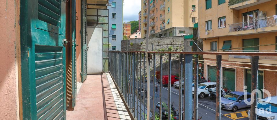 Appartamento 5 locali di 70 m² a Genova (16144)