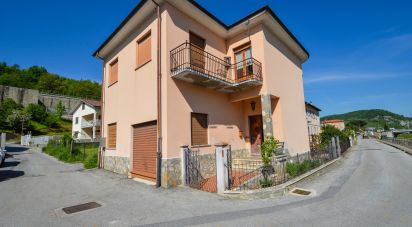 Casa indipendente 5 locali di 120 m² in Millesimo (17017)