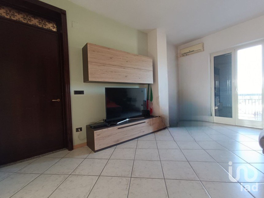 Three-room apartment of 105 m² in Qualiano (80019)