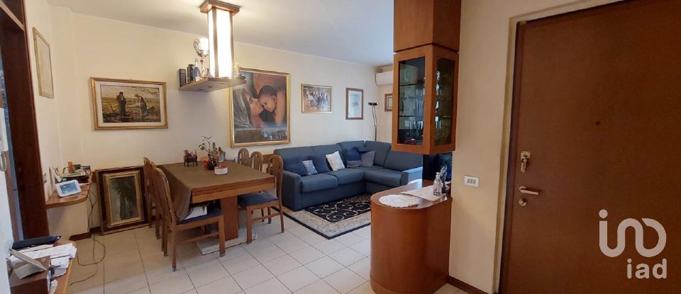 Three-room apartment of 87 m² in Paderno Dugnano (20037)