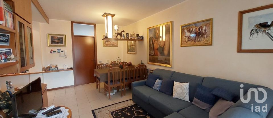 Three-room apartment of 87 m² in Paderno Dugnano (20037)