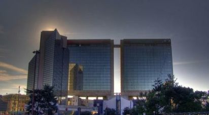 Three-room apartment of 70 m² in Genova (16129)