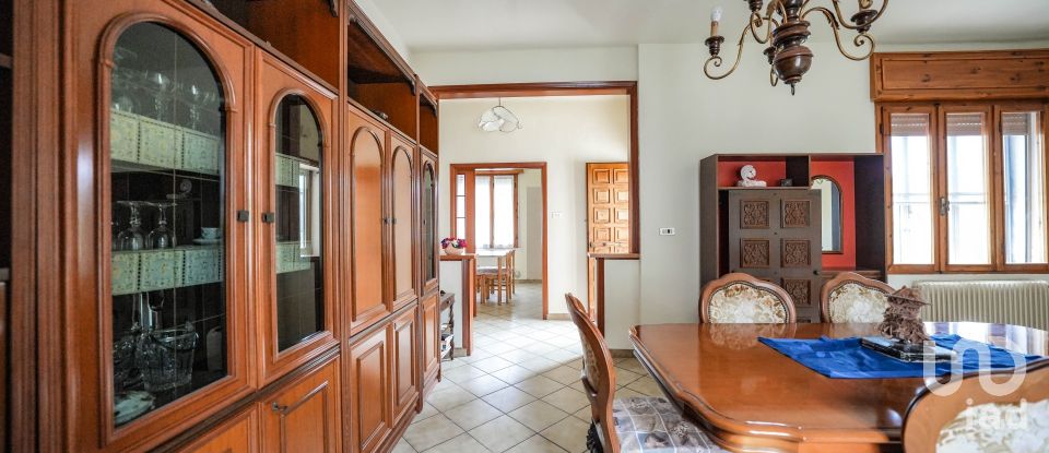 House 3 rooms of 150 m² in Jolanda di Savoia (44037)