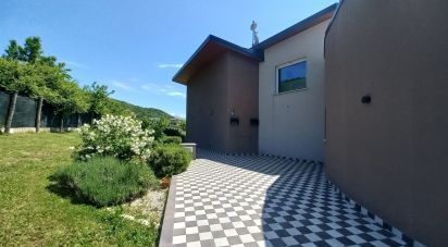 Farm 15 rooms of 450 m² in L'Aquila (67100)