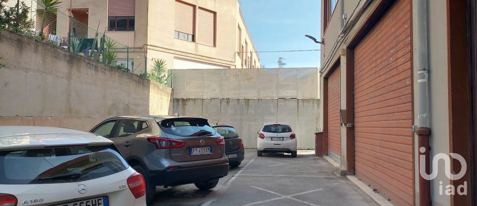 Shop / premises commercial of 300 m² in Ancona (60131)