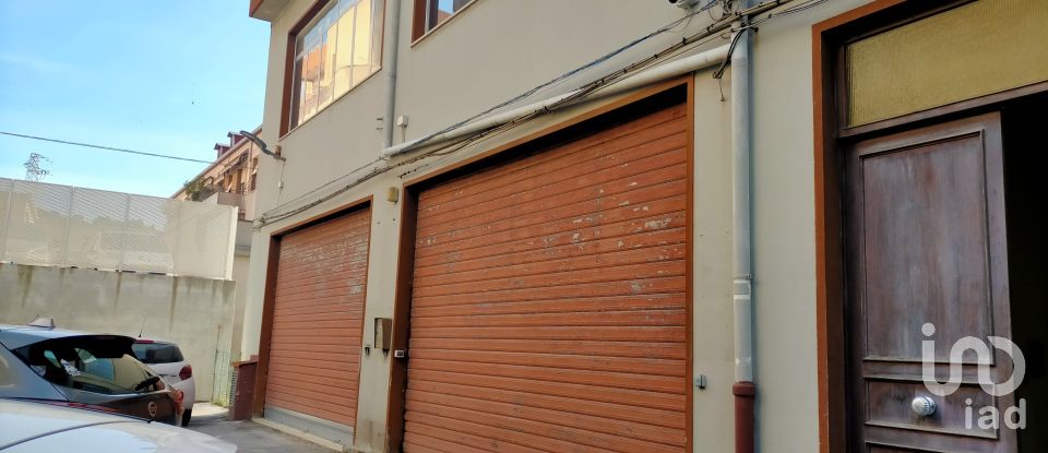 Negozio / locale commerciale di 300 m² in Ancona (60131)